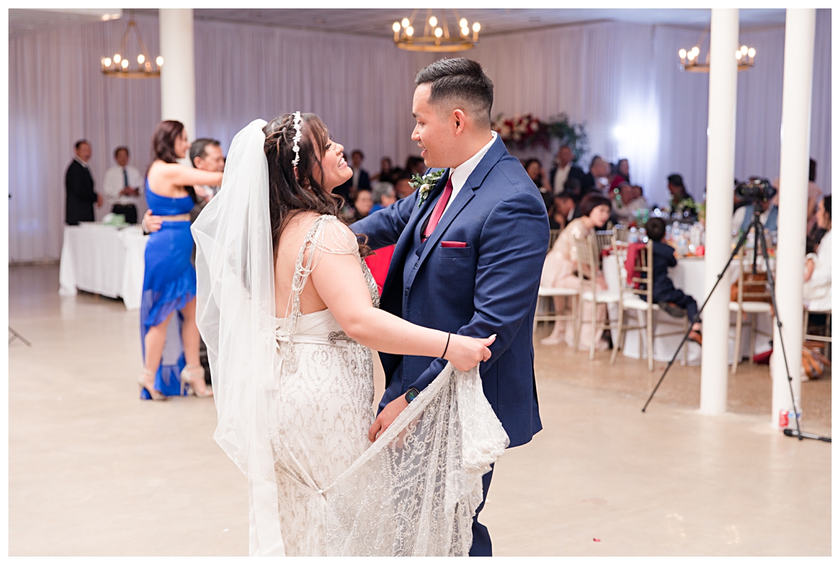 Bride and groom's first dance at Zander House wedding photographed by Dallas wedding photographer Jenny Bui of Picture Bouquet Studio. 